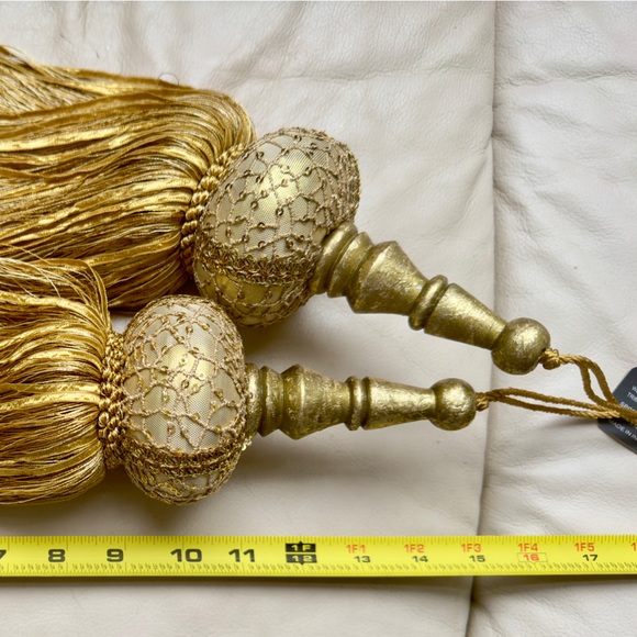 NEIMAN MARCUS Large & Lavish Embroidered Gold Curtain Drapery Tassel Tieback 21” - Picture 15 of 16